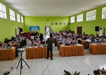 Tingkatkan Kompetensi: Anggota PGRI Banyumas Ikuti Pelatihan Editor Buku dan Digital Academy Training