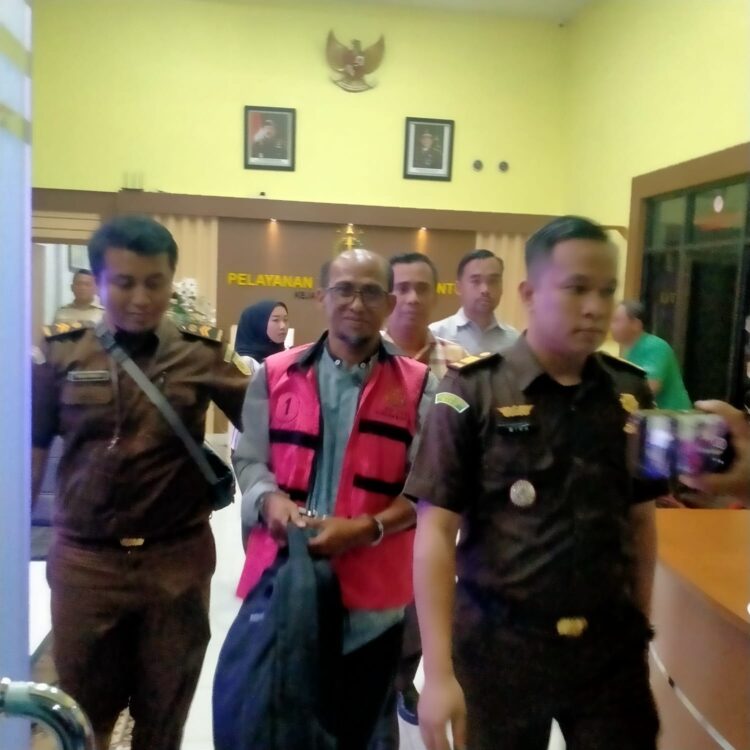 Kepala Kejaksaan Negeri Siak Menetapkan Tersangka Dugaan Korupsi Dana PT. SPN