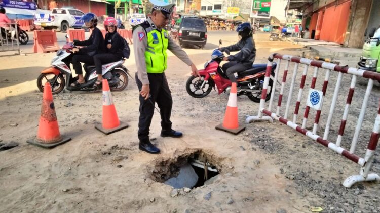 Pemerintah Desa Curug Salurkan BLT DD Tahap III Tahun 2023 ke-87 KPM