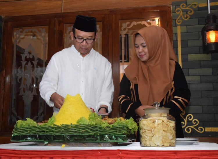 Bupati Husein, Tempati Rumah Pribadi di Lebaksiu Gununglurah Cilongok