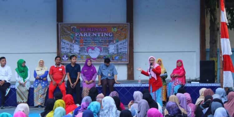 SMP N 152 Jakarta Lakukan Edukasi Pemahaman Bullying Untuk Anak Didik Serta Pelatihan Program Parenting Bagi Orang Tua