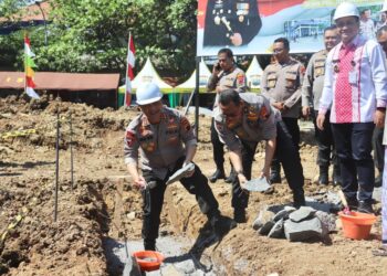 Plh Bupati Tanggamus Melaunching Penyaluran Bantuan Beras Pangan Nasional