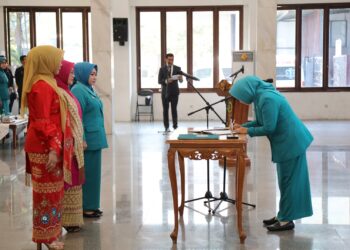 drg. Helen Veronica Dilantik Sebagai Ketua TP PKK dan Dekranasda Kabupaten Tanggamus yang Baru