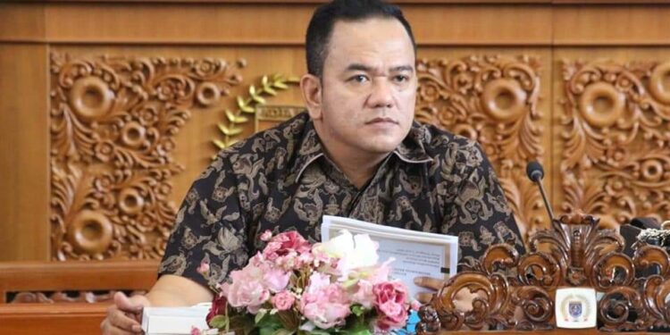 Anggota DPRD Kota Depok dari Fraksi PDIP, Frans Samosir