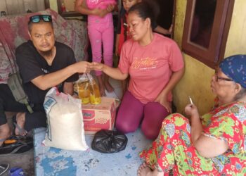 Warga Desa Cipelang Terbakar Api Dirumahnya, Pihak Desa Cipelang Beri Bantuan