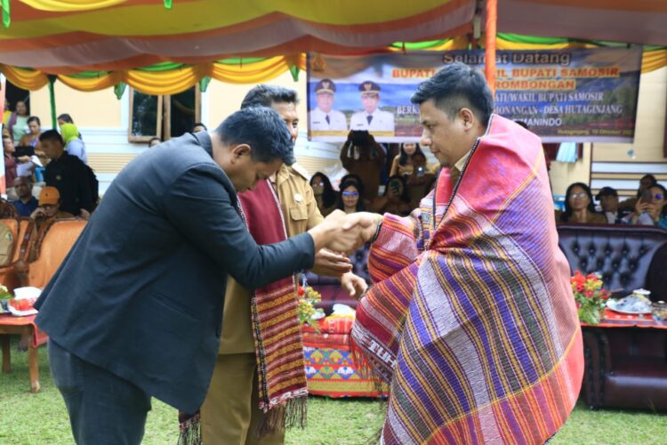Bupati Samosir Mendukung Peringatan Hari Ulos