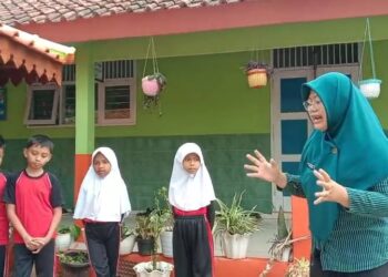 Guru SD Negeri 2 Binangun Lolos Level 4 PembaTIK