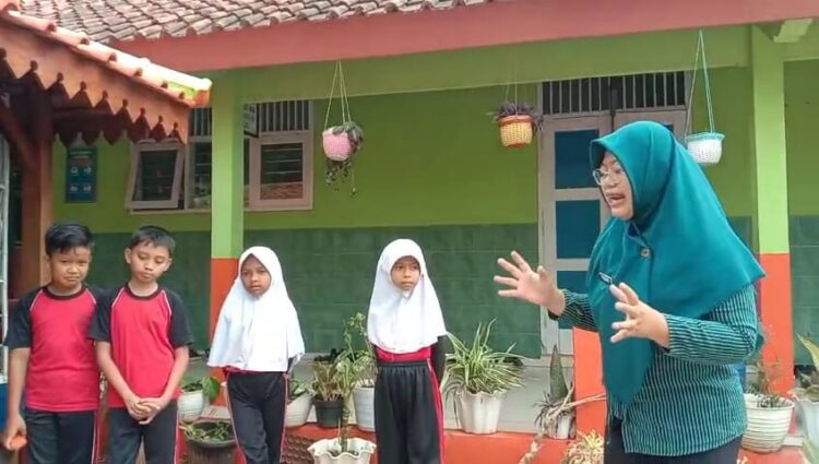 Guru SD Negeri 2 Binangun Lolos Level 4 PembaTIK