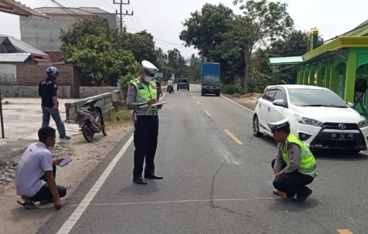 Sat Lantas Polres Tanggamus Olah TKP dan Evakuasi Korban Laka di Pekon Kagungan