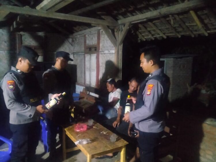 Minimalisir Potensi Gangguan Kamtibmas Jelang Pemilu, Polres Pringsewu Gelar Razia Miras