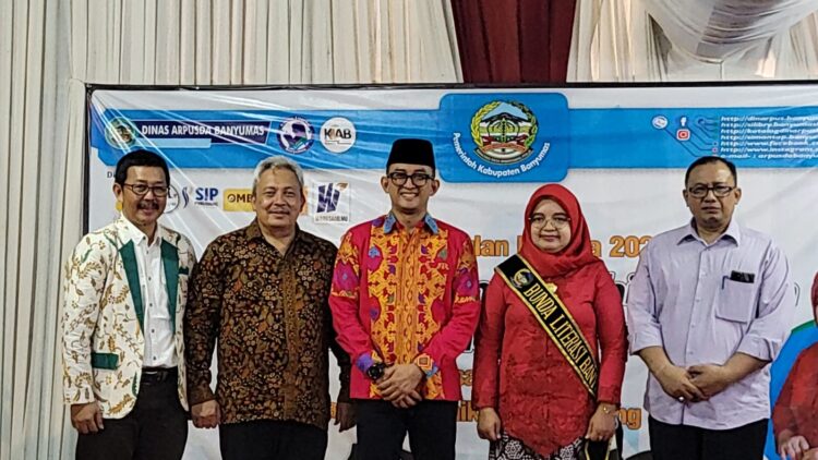 Laksmi Hanung Gantikan Erna Husein Sebagai Bunda Literasi Banyumas