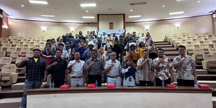 Bhabinkamtibmas Polsek Pugung Goes to School: Polisi Masyarakat Terdekat Dengan Pelajar