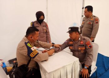 Jaga Kebugaran, Personil Pengamanan Piala Dunia U-17 di Solo Diperiksa Kesehatannya