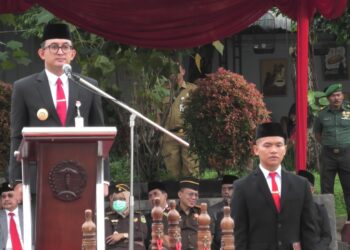Pj Bupati Banyumas Pimpin Upacara Hari Kesehatan Nasional ke-59