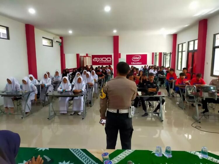 Polsek Talang Padang Bekuk Penadah HP Curian di Pesisir Barat
