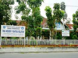 Lebih Rp. 500 Jt Dana BOS Tahap 2 Tidak Diserap SMAN 1 Rantau Selatan,300 Juta Untuk Kebutuhan Perpustakaan, Apa Saja Yang Dibeli ? Publik Harus Awasi