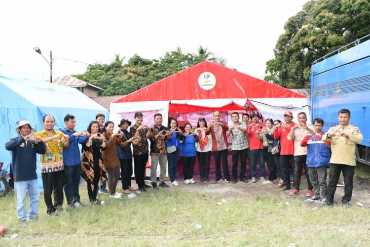 Pemkab Samosir Salurkan Bantuan Kemensos RI Kepada Korban Bencana Banjir Bandang