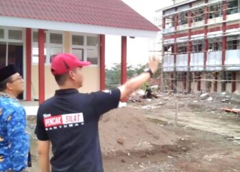 Pj Bupati Tinjau Pembangunan SMP Negeri 10 Purwokerto