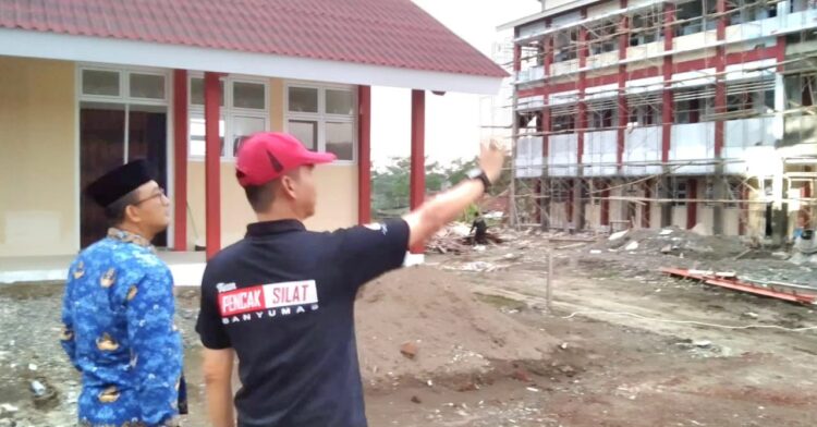 Pj Bupati Tinjau Pembangunan SMP Negeri 10 Purwokerto