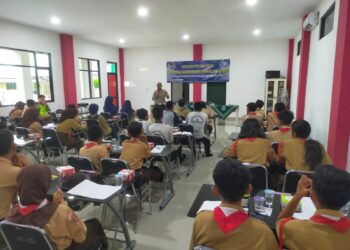 Kasatlantas Polres Pringsewu Pimpin Pelatihan Keterampilan Lalu Lintas untuk Pelajar Pringsewu