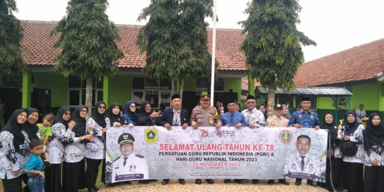 Stop Bullying! Menjadi Pesan Penting Kapolsek Jasinga di Acara HGN dan HUT PGRI Ke-78 di SMAN 1 Jasinga
