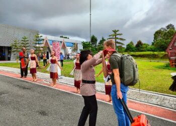 Stop Bullying! Menjadi Pesan Penting Kapolsek Jasinga di Acara HGN dan HUT PGRI Ke-78 di SMAN 1 Jasinga