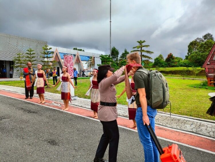 Stop Bullying! Menjadi Pesan Penting Kapolsek Jasinga di Acara HGN dan HUT PGRI Ke-78 di SMAN 1 Jasinga