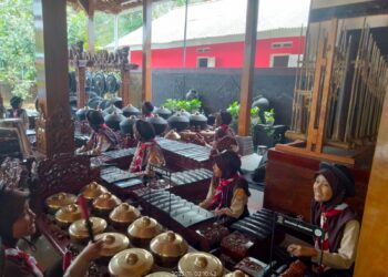 Penggalang SD N 3 Pasinggangan Dikenalkan Budaya Batik dan Gamelan