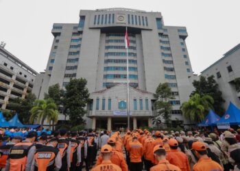 Antisipasi Bencana Musim Hujan dan ROB Forkopimko Jakarta Utara Siagakan Personil dan Sarpras