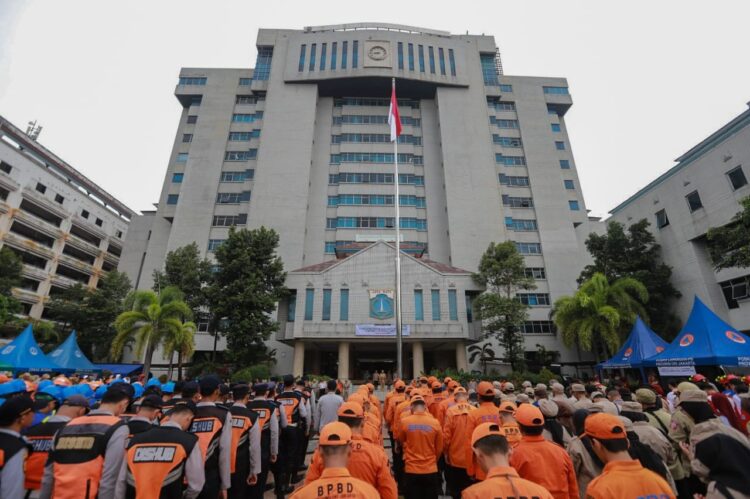 Antisipasi Bencana Musim Hujan dan ROB Forkopimko Jakarta Utara Siagakan Personil dan Sarpras