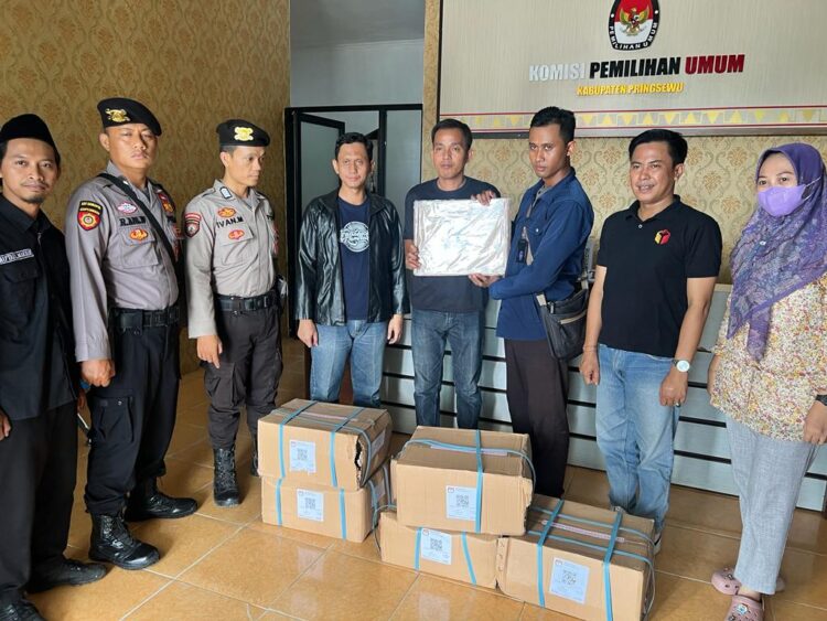 Polres Pringsewu Kembali Amankan Kedatangan Logistik Pemilu