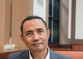 Warga Kelurahan Sidorejo Khususnya RT 13 Bamban, Bergotong Royong Mebersihkan Parit Bamban