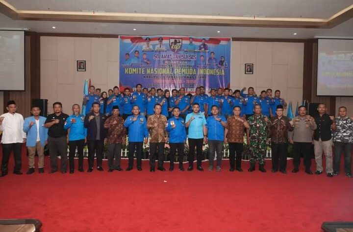 Warga Kelurahan Sidorejo Khususnya RT 13 Bamban, Bergotong Royong Mebersihkan Parit Bamban