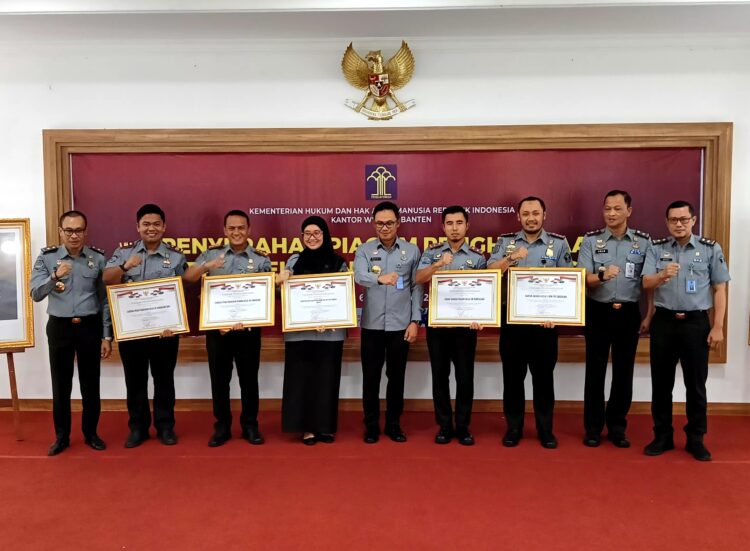 Kantor Imigrasi Tangerang Dua Tahun Berturut-Turut Raih Penghargaan Unit Kerja Pelayanan Publik Berbasis HAM