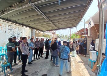 Sejumlah Wilayah di Pekalongan Alami Kekeringan, Kapolda Jateng Beri Bantuan Sumur Bor Dan Paket Sembako Untuk Warga