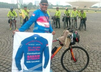 Tuntut Dana Tunjangan Hari Tua, Eks Wartawan Jawa Pos Ini Gowes Sepeda Surabaya-Jakarta