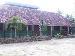 SMPN 1 Cimanuk Gunakan Rp. 100 Jt Lebih Dana BOSP tahun 2022 Untuk Pemeliharaan Sarpras Sekolah, Diduga Ada Permainan Kotor