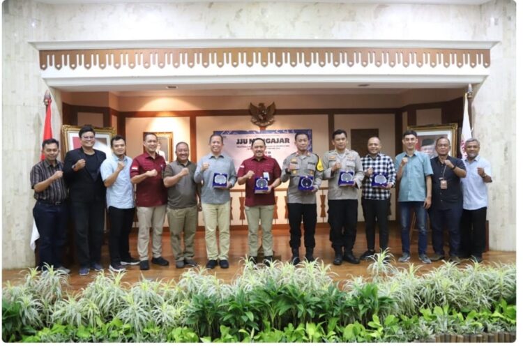 Walikota Jakut Apresiasi Kegiatan JJU Mengajar