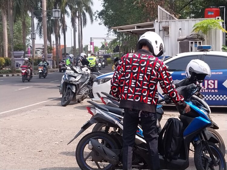 Satlantas Polres Tigaraksa Kabupaten Tangerang Operasi di Jalan Tidak Pasang Plang Tanda Razia Kendaraan”
