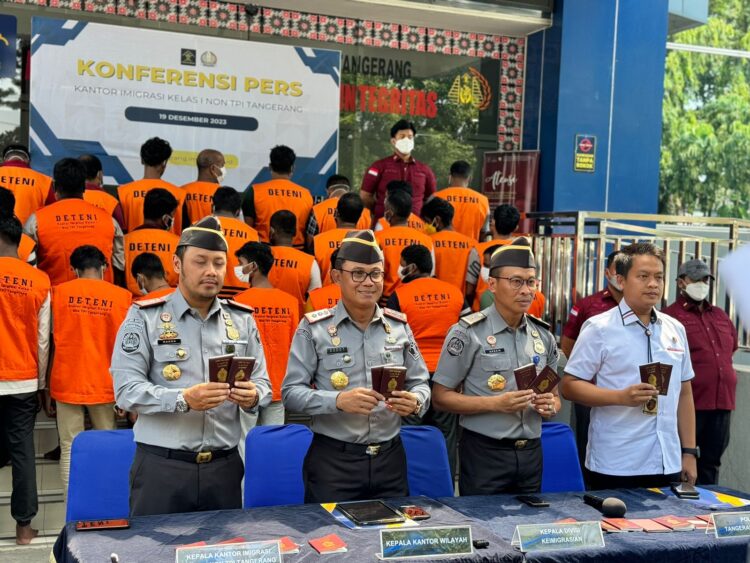 Lakukan Pengawasan Gabungan Imigrasi Tangerang Mengamankan 27 Warga Negara Sri Lanka