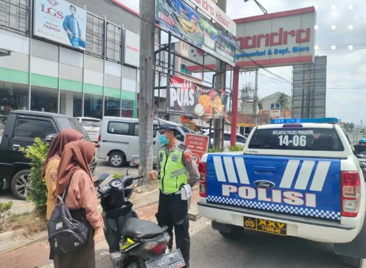Operasi Lilin Krakatau 2023: Polres Pringsewu Gencar Patroli Daerah Rawan Pelanggaran dan Kemacetan
