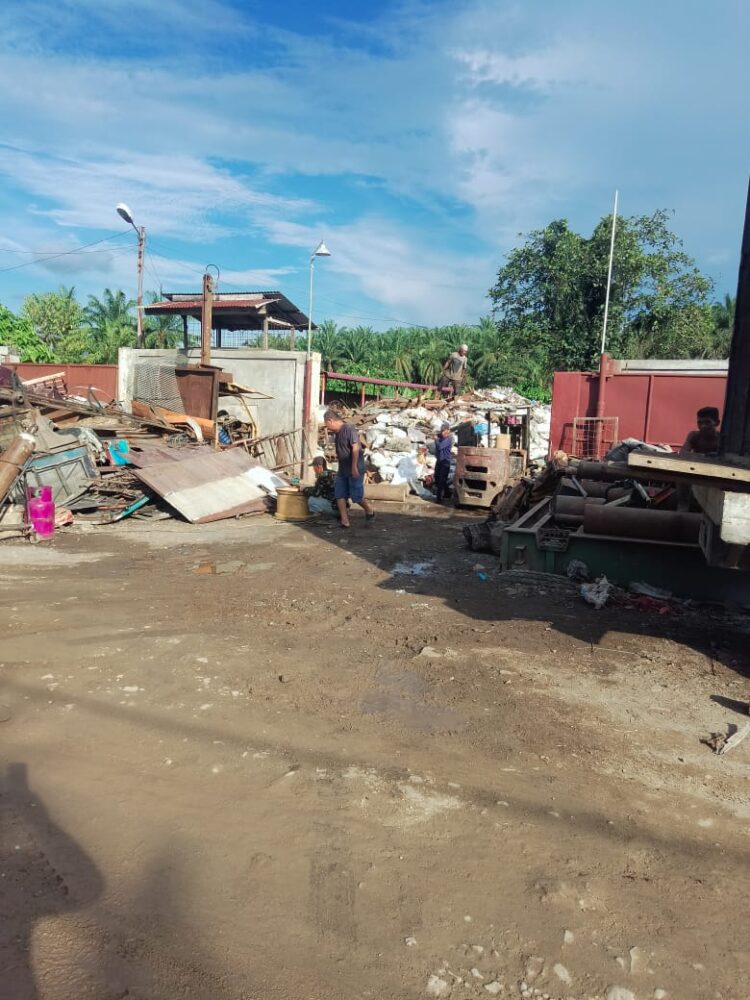 Warga Resah Ulah Pengusaha Butut di Jalan Kp.Maruppak Desa Janji Kec.Bilah Barat Labuhanbatu, Diminta Satpol PP dan Dishub Bertindak