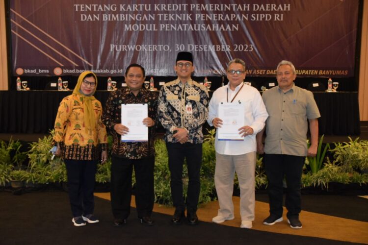 Polres Tanggamus Musnahkan Ratusan Botol Miras dan Tuak