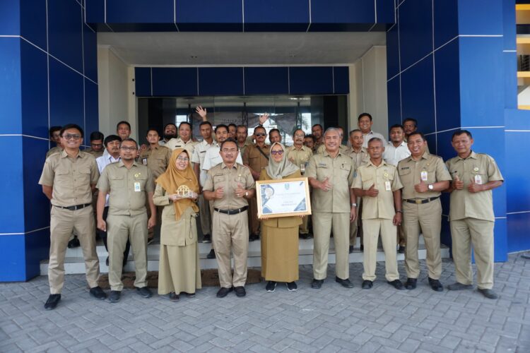 Keluarga Besar UPT PJJ Mojokerto, Mengucapkan “SELAMAT TAHUN BARU 2024”