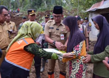 Kendati Sudah Disegel, Kegiatan Bangunan Ruko di Jalan Agung Niaga V Tetap Berlangsung