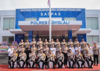 Resmikan Satpas Boyolali dan 11 Bangunan Lain, Kapolda Jateng Berharap Masyarakat Dapat Lebih Terlayani Dengan Baik