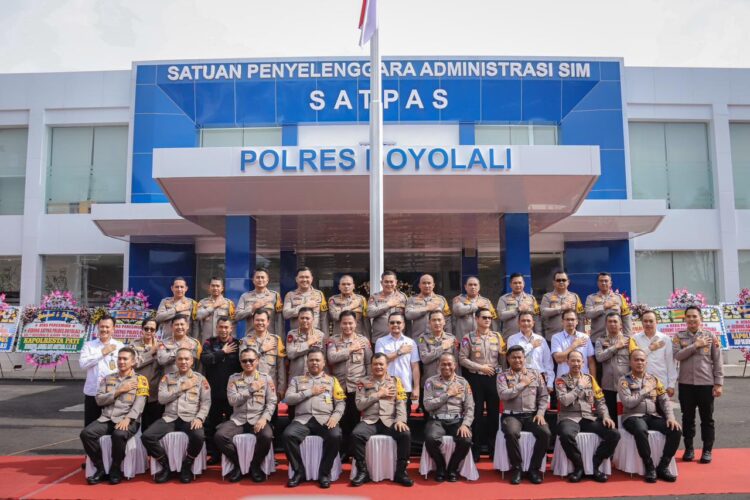 Resmikan Satpas Boyolali dan 11 Bangunan Lain, Kapolda Jateng Berharap Masyarakat Dapat Lebih Terlayani Dengan Baik