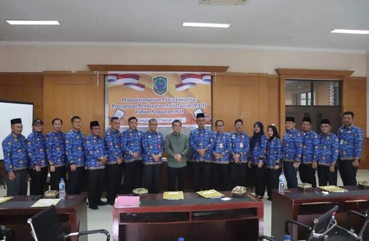 Pemkab Paluta Selenggarakan Penandatanganan Pakta Integritas Pencapaian Pendapatan Asli Daerah Tahun Anggaran 2024