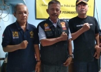 Pj. Bupati Paluta Patuan Rahmat Syukur P. Hasibuan, S.STP., MM., Kunjungi dan Berikan Bantuan 50 Paket Sembako Kepada Korban Banjir Di Desa Pagaran Tonga