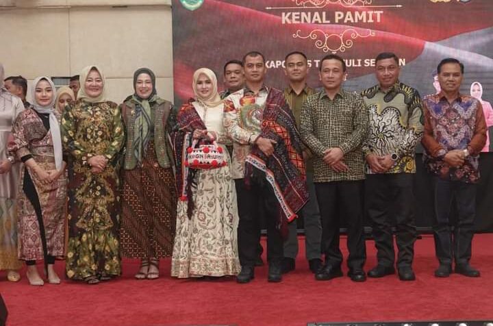 Pj. Bupati Paluta, Patuan Rahmat Syukur P. Hasibuan, S.STP., MM., Hadiri Acara Kenal Pamit Pergantian Jabatan Kapolres Tapanuli Selatan